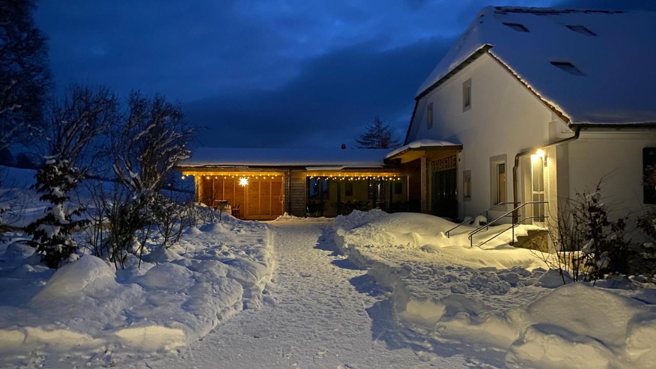 Jurabelle Bed & Breakfast La Cote-aux-Fees Exterior photo