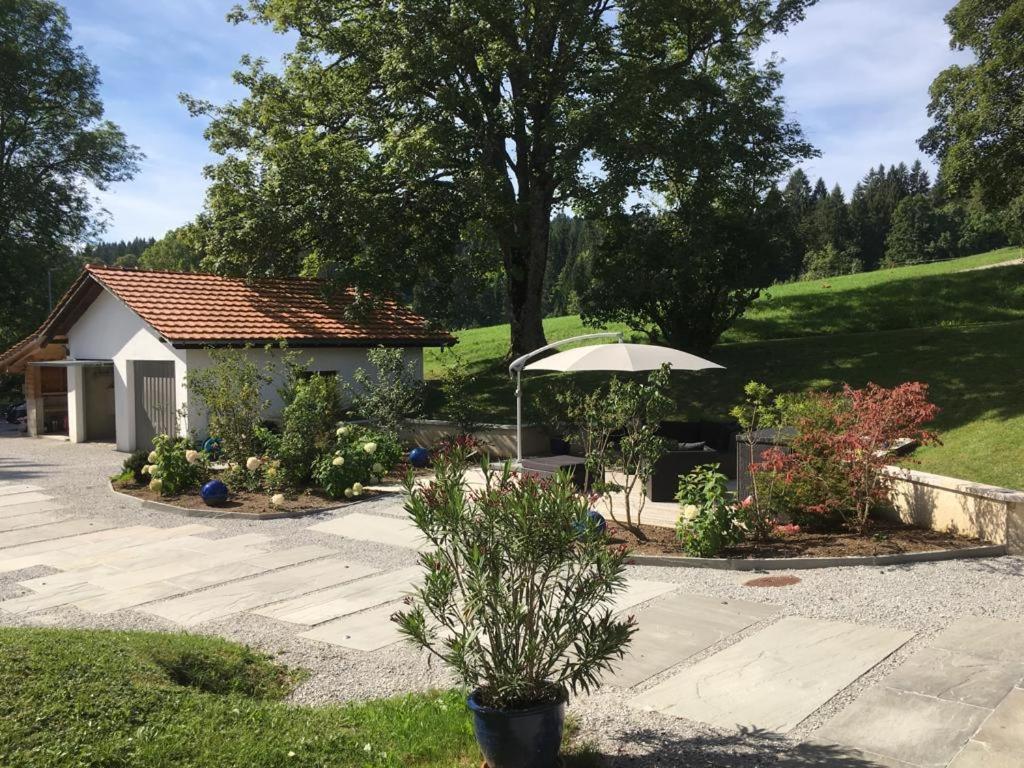 Jurabelle Bed & Breakfast La Cote-aux-Fees Exterior photo