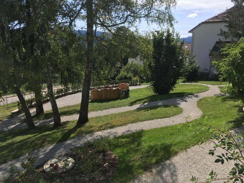 Jurabelle Bed & Breakfast La Cote-aux-Fees Exterior photo